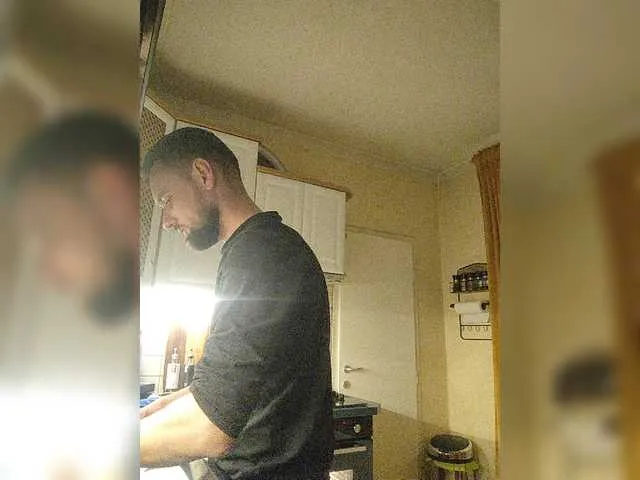 Live sex webcam photo for Toolboj000 #277396421