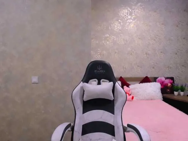 Live sex webcam photo for Tori-Vi #277673772