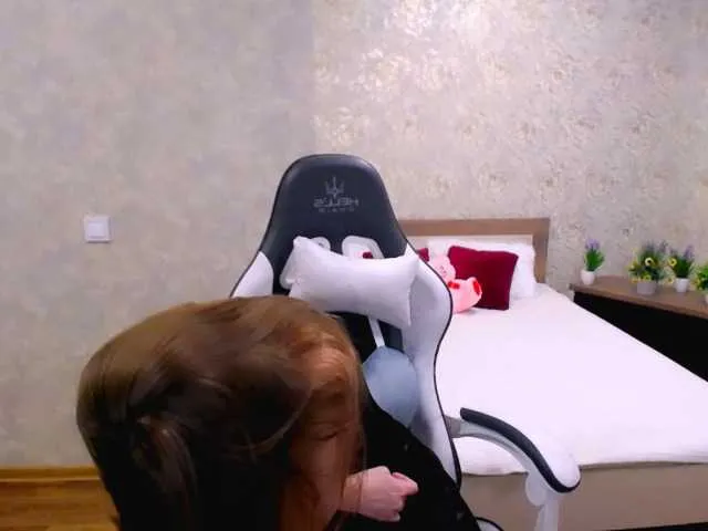 Live sex webcam photo for Tori-Vi #277695197