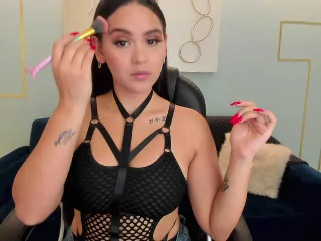 Live sex webcam photo for ToriCross #272539580