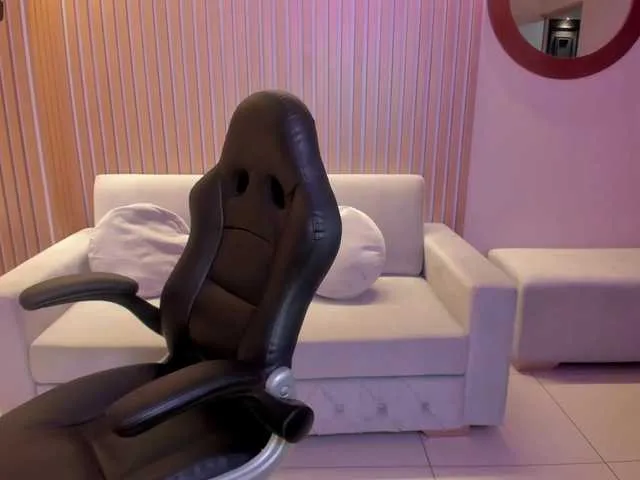 Live sex webcam photo for ToriCross #275524288