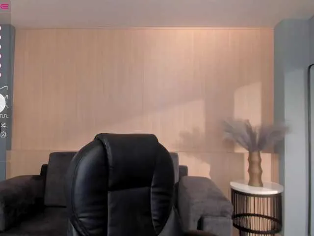 Live sex webcam photo for ToriCross #276037924