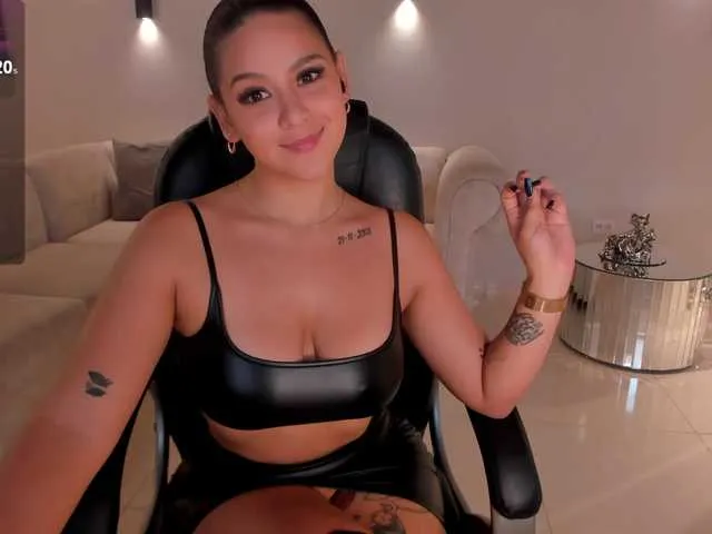 Live sex webcam photo for ToriCross #277883020
