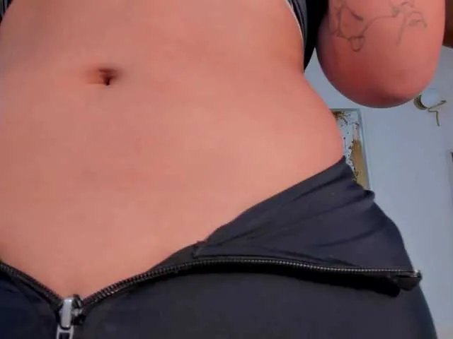 Live sex webcam photo for ToriCross #290402557