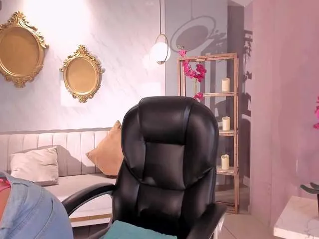 Live sex webcam photo for ToriCross #291479923