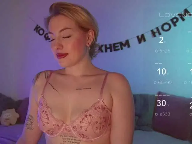 Live sex webcam photo for TouchMyAss #290842418
