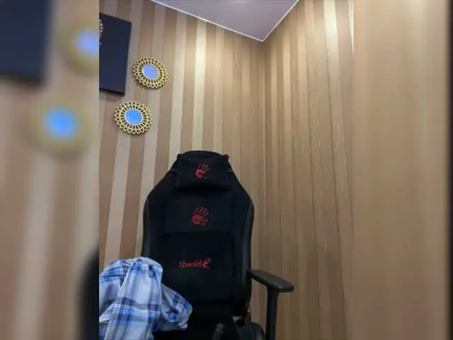 Live sex webcam photo for ToxicRat #276329182