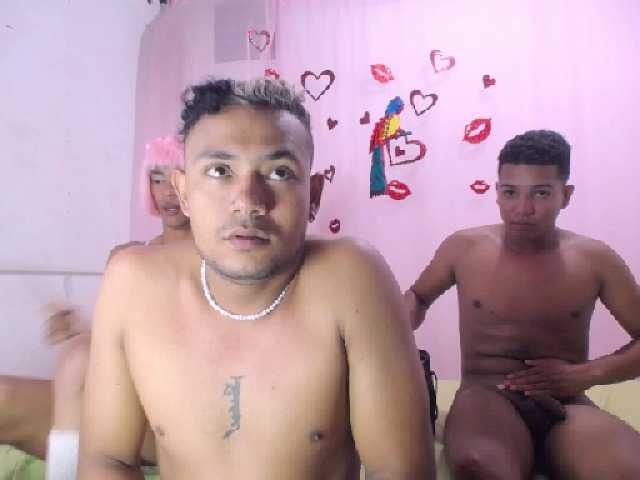 Live sex webcam photo for TransThreesom #273558464