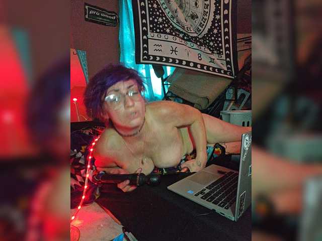 Live sex webcam photo for TrashleyMadison #276277050