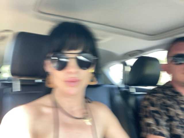 Live sex webcam photo for Travel-Couple #277268798