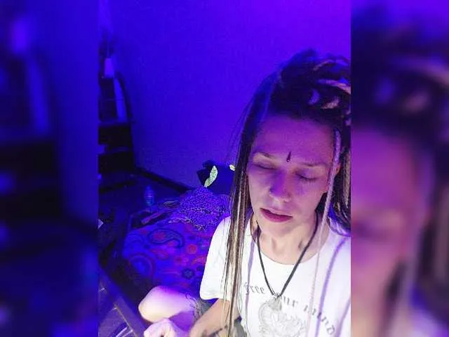 Live sex webcam photo for TreshGirls #277685769