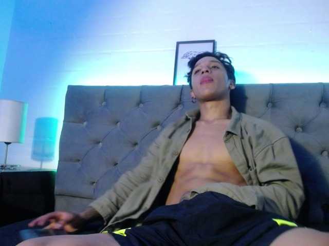 Live sex webcam photo for Trevor-Noah- #277296241