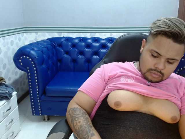 Live sex webcam photo for TrevorBlyth #277292980