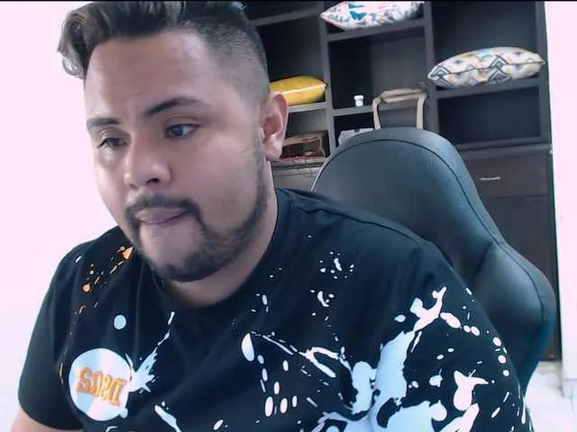 Live sex webcam photo for TrevorBlyth #277319731