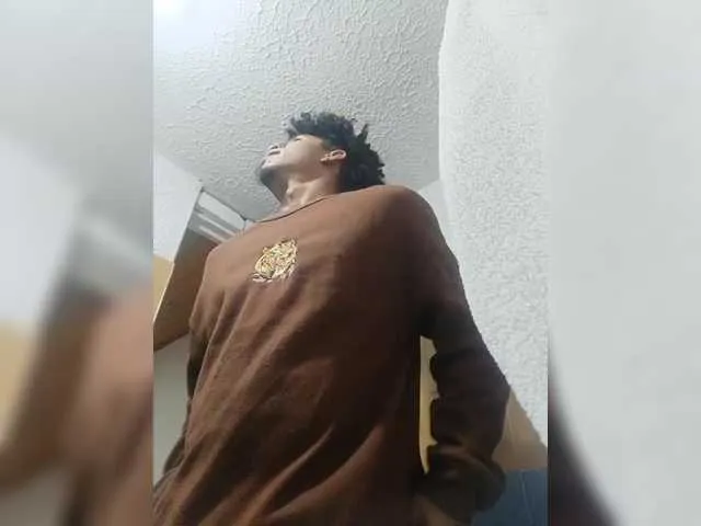 Live sex webcam photo for TrevorH #292105987