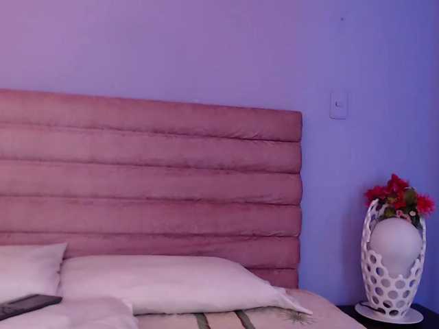 Live sex webcam photo for TrianaSaenz #276660131