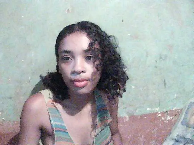 Live sex webcam photo for TriciaBella #290587530