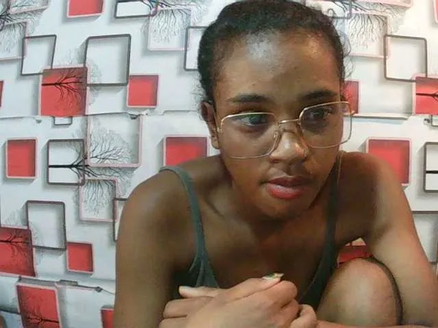Live sex webcam photo for TriciaBella #290868867