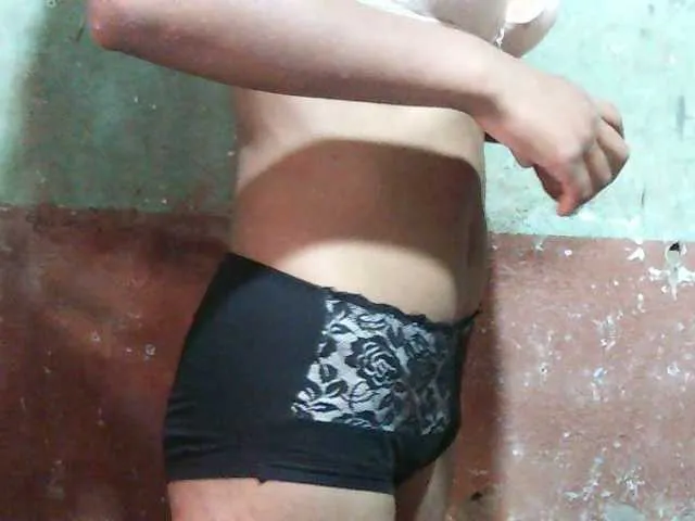 Live sex webcam photo for TriciaBella #291905787