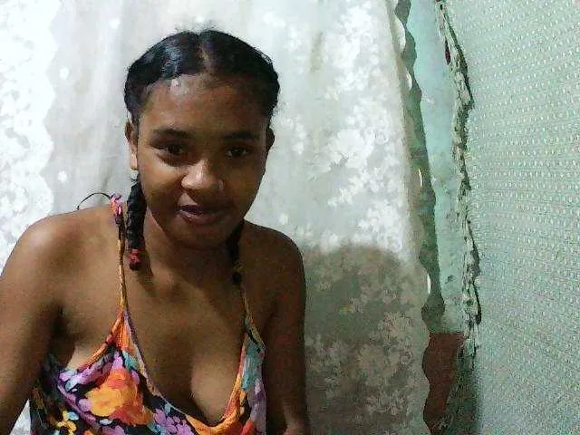 Live sex webcam photo for TriciaBella #292515991