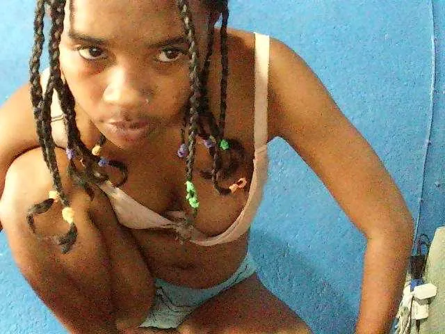 Live sex webcam photo for TriciaBella #292633159
