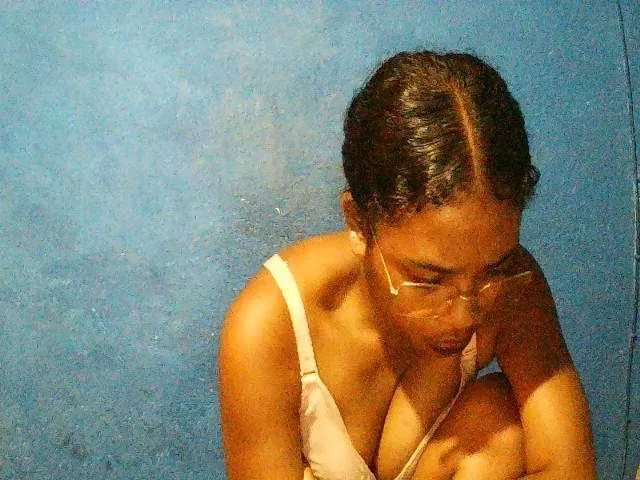 Live sex webcam photo for TriciaBella #293052523