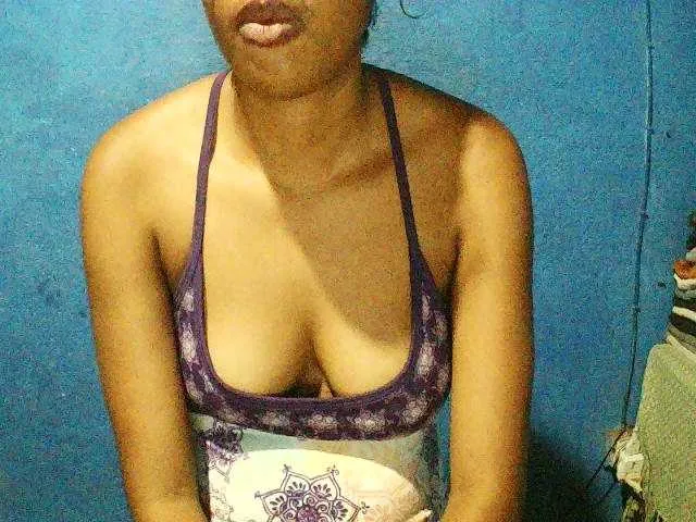 Live sex webcam photo for TriciaBella #293134732