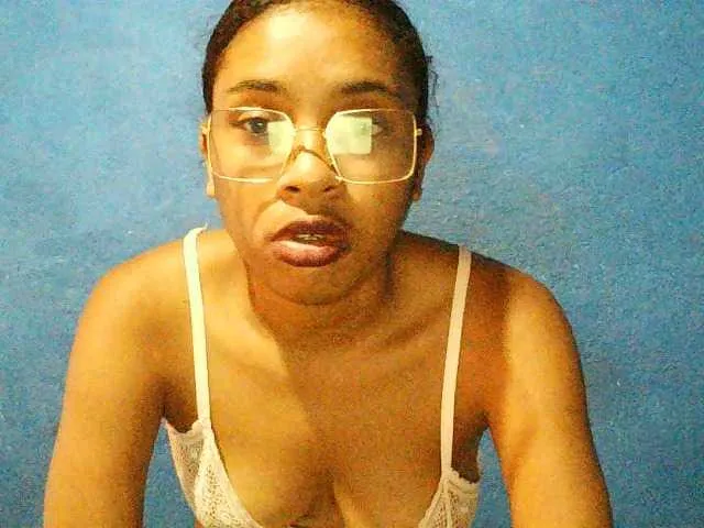 Live sex webcam photo for TriciaBella #293138726