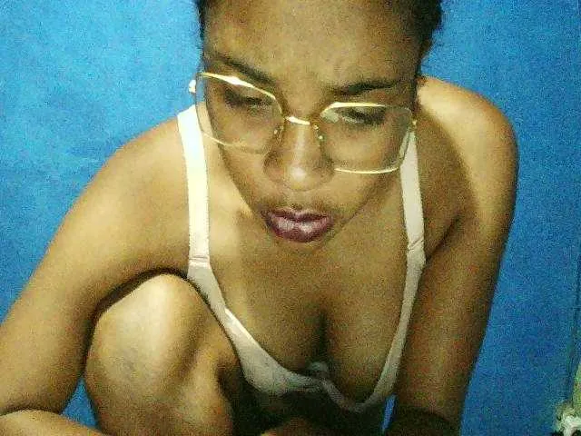Live sex webcam photo for TriciaBella #293152330