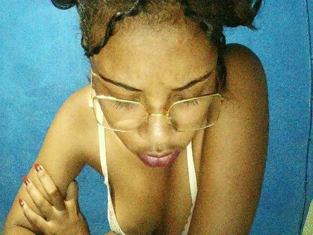 Live sex webcam photo for TriciaBella #293220183