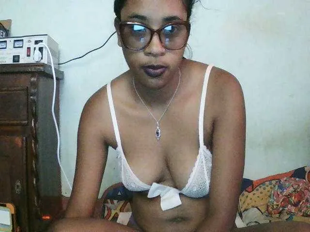 Live sex webcam photo for TriciaBella #293715058