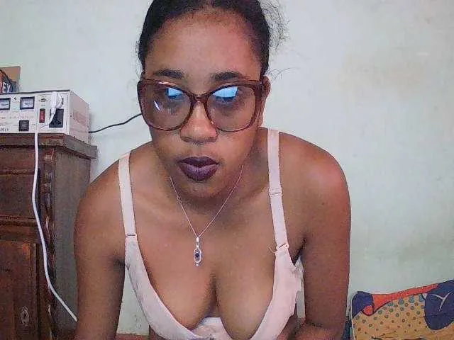 Live sex webcam photo for TriciaBella #293726133