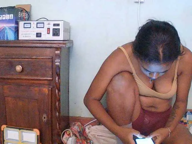 Live sex webcam photo for TriciaBella #293777550
