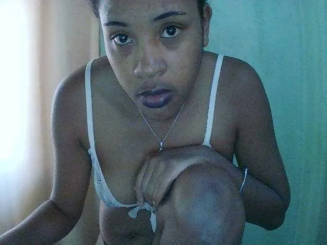 Live sex webcam photo for TriciaBella #293841045