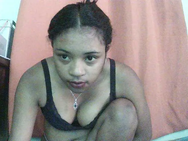 Live sex webcam photo for TriciaBella #294160140