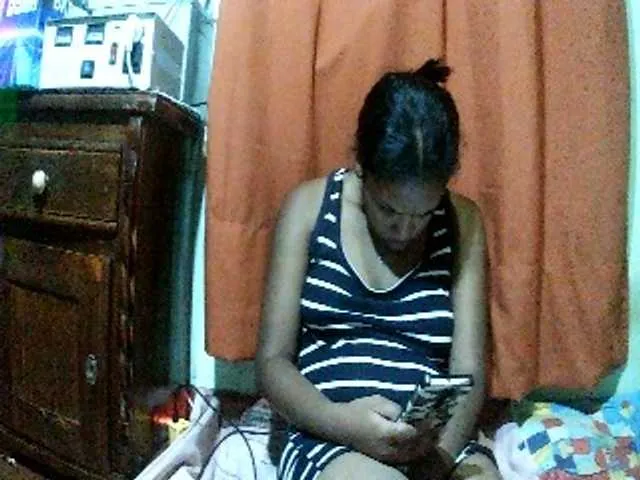Live sex webcam photo for TriciaBella #294167280