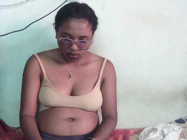 Live sex webcam photo for TriciaBella #294308551