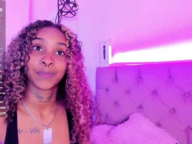 Live sex webcam photo for Triipsy #290872667