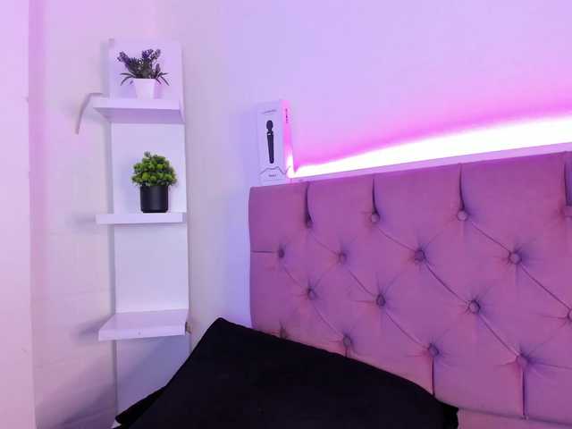 Live sex webcam photo for Triipsy #291132992