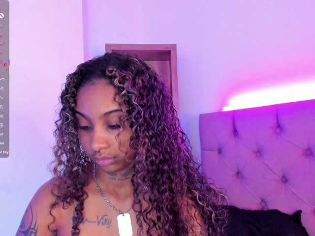 Live sex webcam photo for Triipsy #291335539