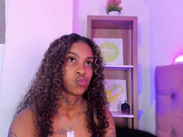 Live sex webcam photo for Triipsy #291697082