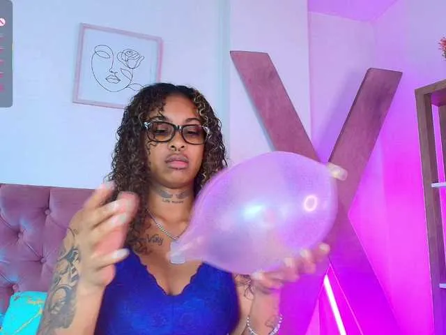 Live sex webcam photo for Triipsy #291841275