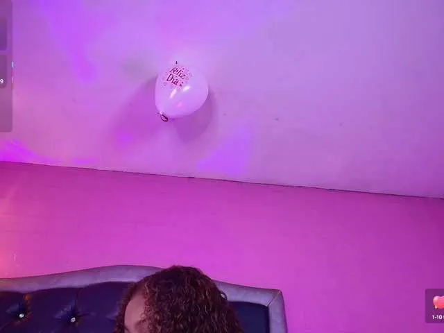 Live sex webcam photo for Triipsy #291990329