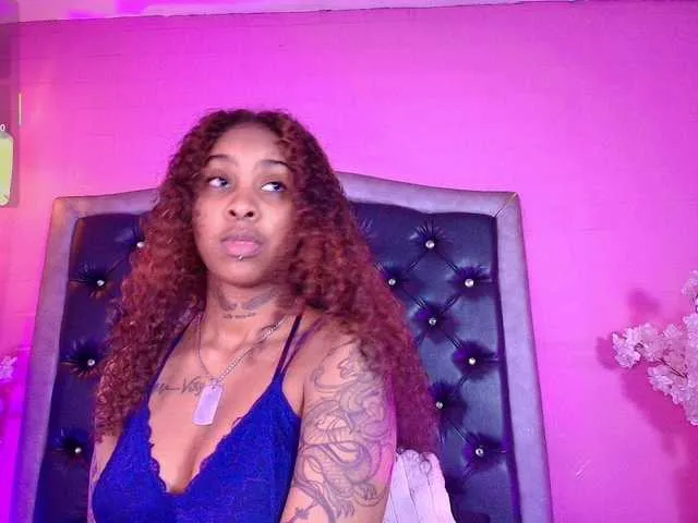 Live sex webcam photo for Triipsy #292037641