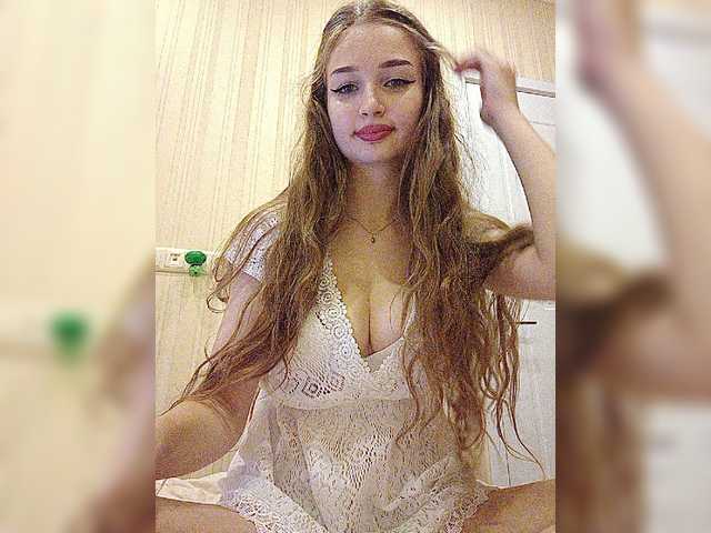 Live sex webcam photo for Triishaa #274588615