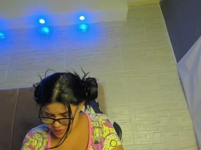 Live sex webcam photo for Trina-7 #277591282