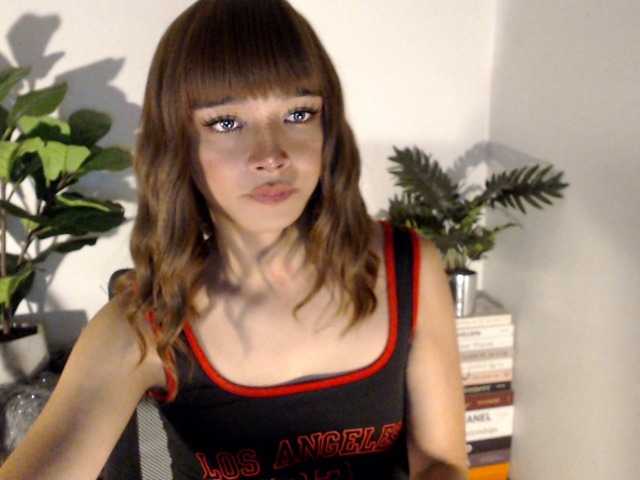 Live sex webcam photo for TrinityFucksYou #276483126