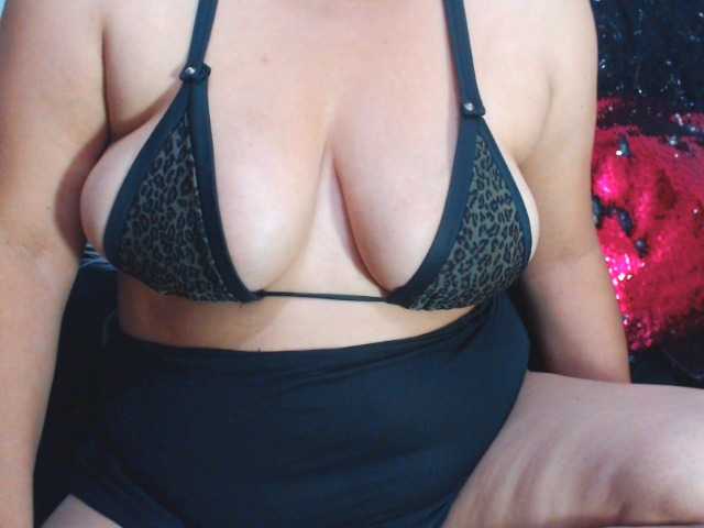 Live sex webcam photo for TrishaX #277314582