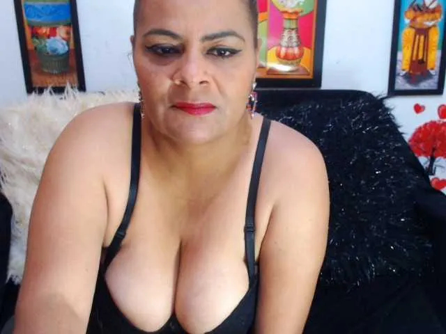 Live sex webcam photo for TrishaX #278032817