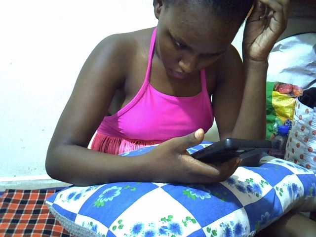 Live sex webcam photo for Trishadoll #277443534